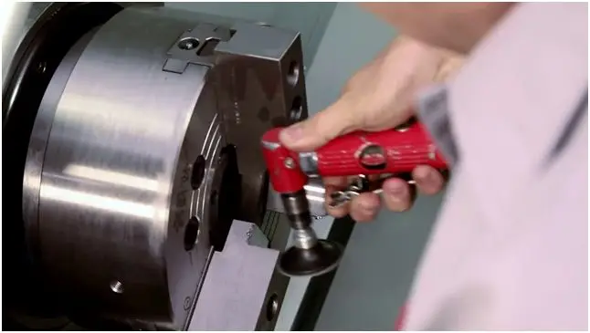 Deburring and rounding sharp edges